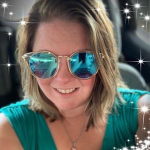 Meet your Posher, Courtney